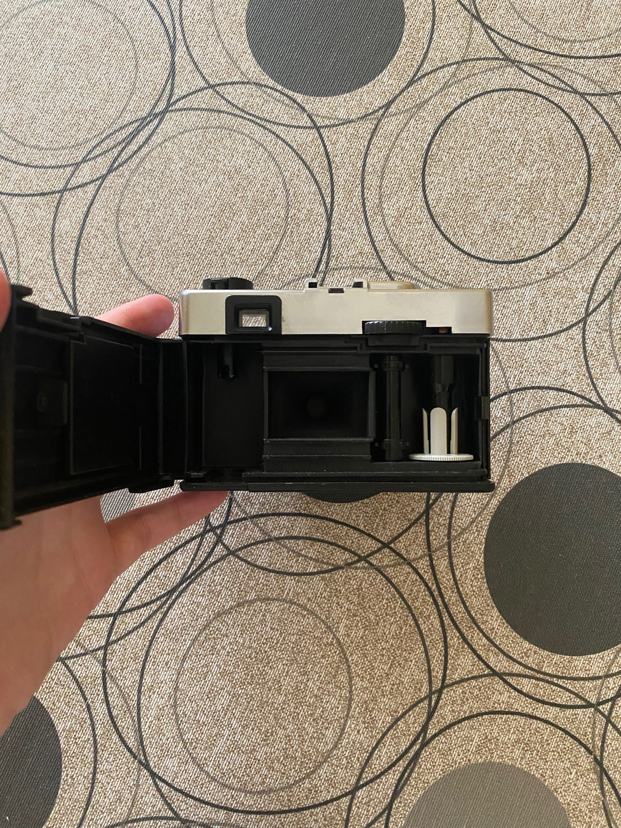 AfgaIsoly 1007e244f87-8e47-4b75-8cbd-968b019369c4