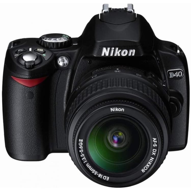 D40 SLR - Nero + Nikon AF-S DX Nikkor 18-55mm f/3.5-5.6G II + Nikon AF-S DX 55-200mm f/4-5.6G ED f/3.5-5.6 + f/4-5.6