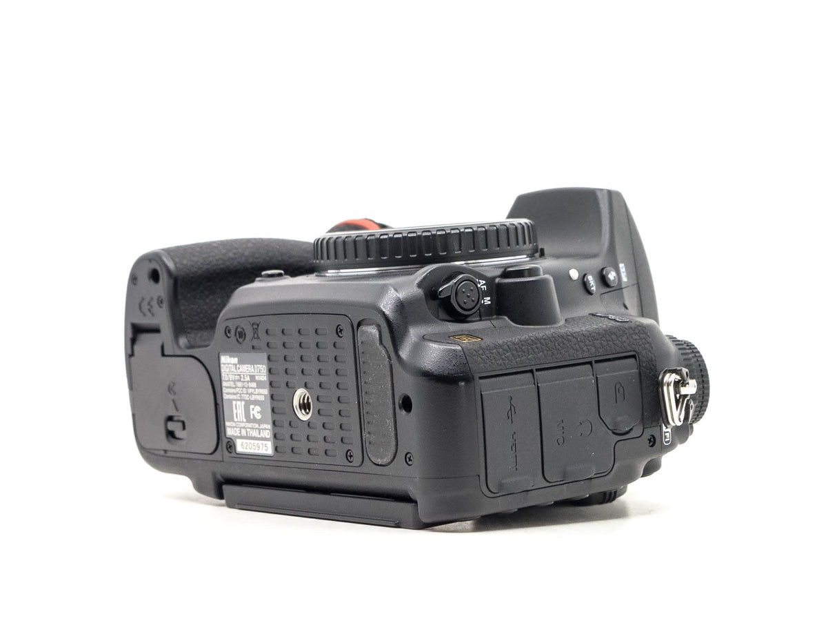 Nikon D750 - segunda mano - excelente estado - detalle 2 de 4 - SKU 3784458 - Camera Market