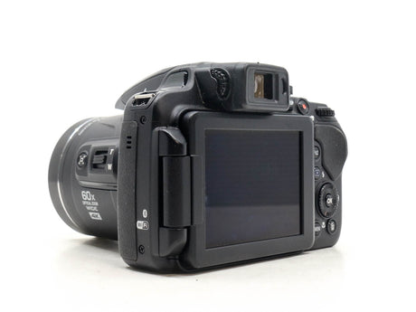 Nikon Coolpix B700