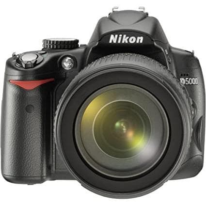 SLR D5000 - Black + Nikon AF-S DX Zoom Nikkor 18-70mm f/3.5-4.5G IF-ED f/3.5-4.5G · imagen principal