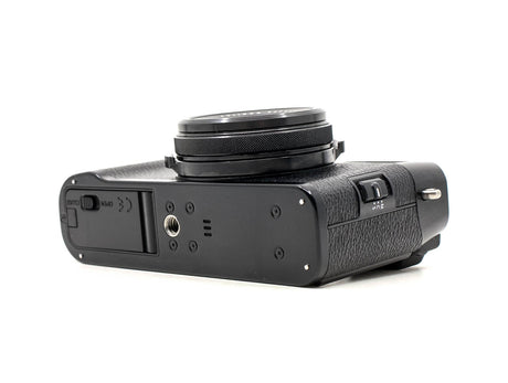 Fujifilm X100F - segunda mano - excelente estado - detalle 2 de 4 - SKU 3787740 - Camera Market