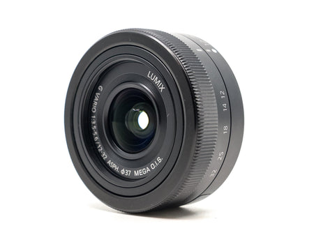 Panasonic Lumix G Vario 12-32mm f/3.5-5.6 ASPH Mega O.I.S. - Excelente - 2