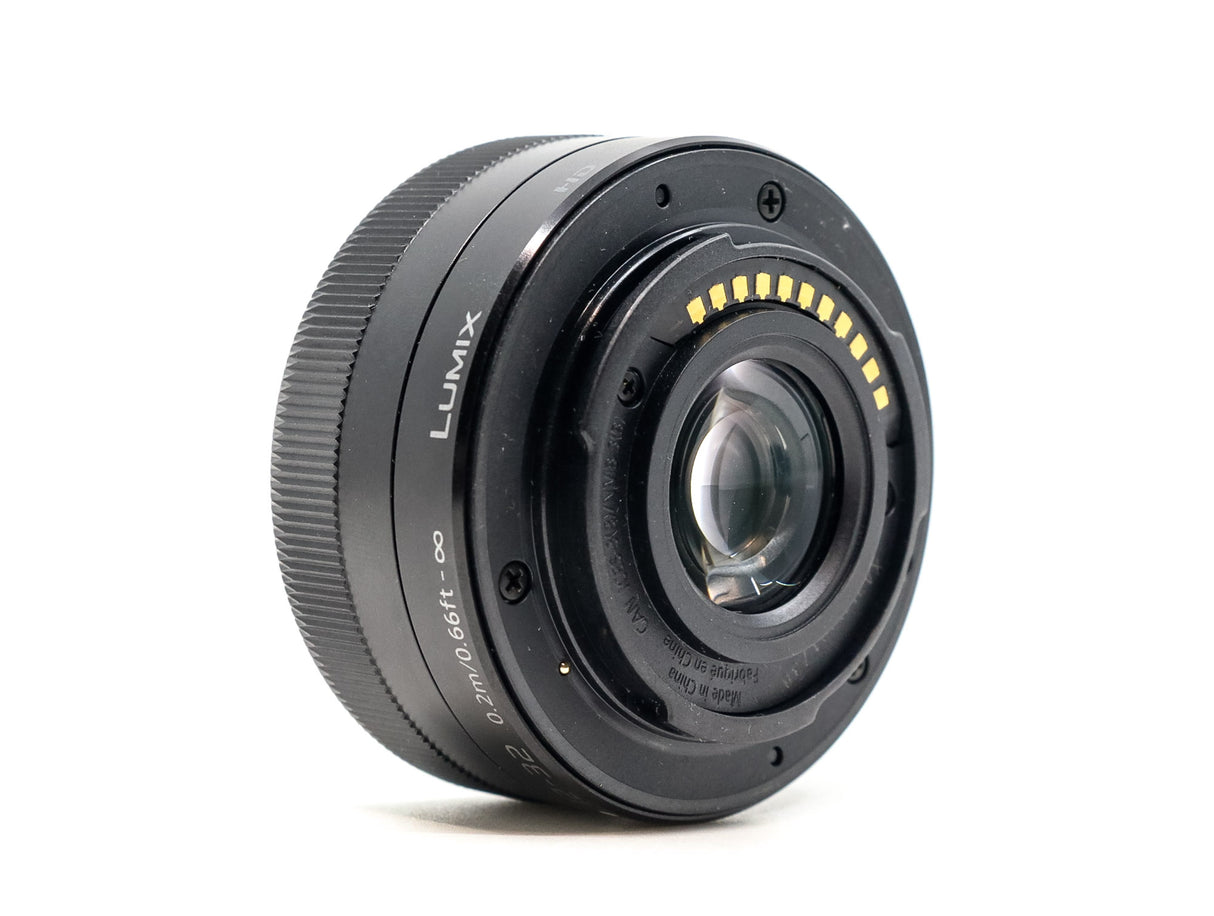 Panasonic Lumix G Vario 12-32mm f/3.5-5.6 ASPH Mega O.I.S.