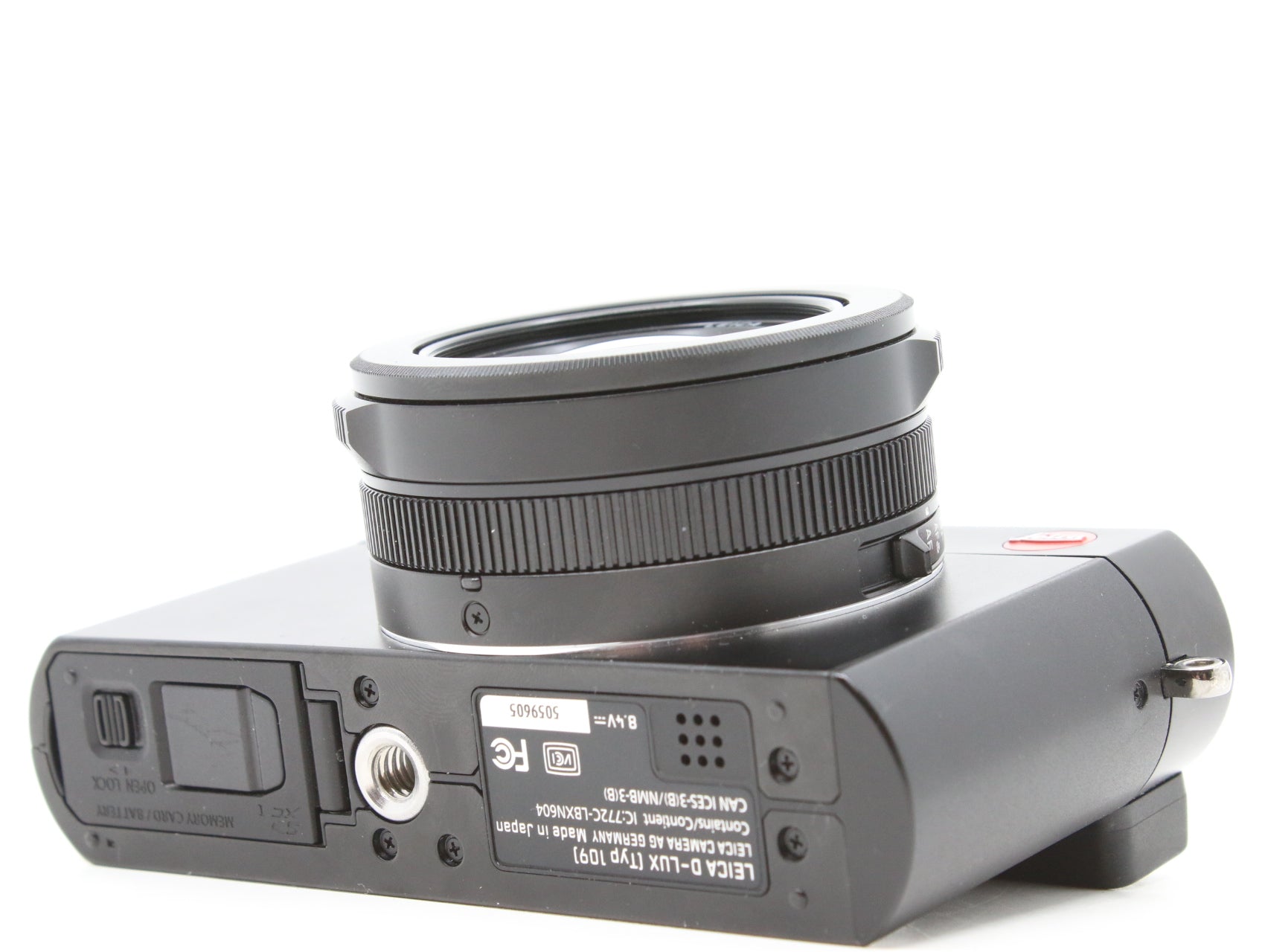 Discover the incredible features of the Leica D-LUX (Type 109) at