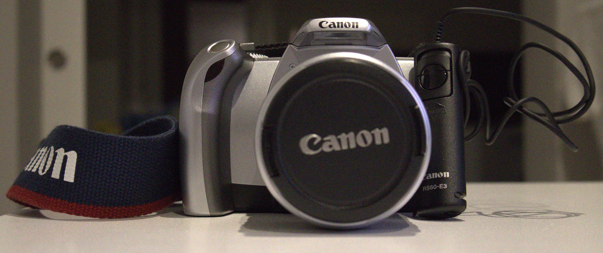 CANONEOS 300V2e95a115-040f-4835-84be-4b642624f189