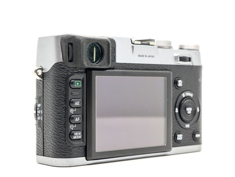 Fujifilm X100 - segunda mano - excelente estado - detalle 3 de 4 - SKU 3788273 - Camera Market