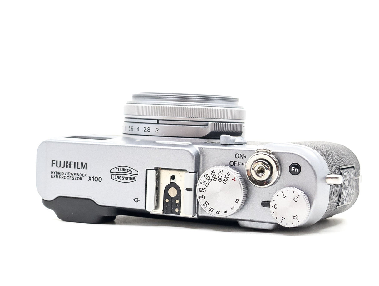 Fujifilm X100 - segunda mano - excelente estado - detalle 2 de 4 - SKU 3794769 - Camera Market