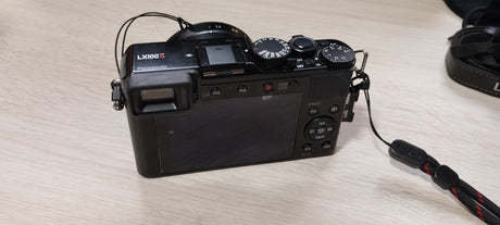 Panasonic Lumix LX100 II44629d2d-b839-4eb7-8f2b-63ab20646969
