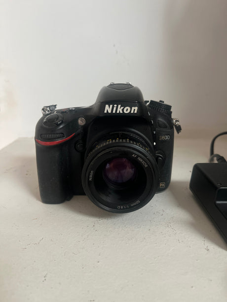 NIKOND600a59fe82d-ced1-4f4d-8f0b-73fc20cb58e2
