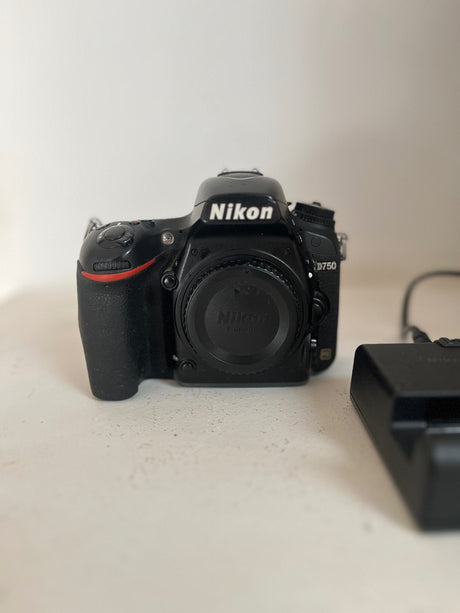 NIKOND75022aa0be7-0646-4dcd-a7d8-15c1cb508452