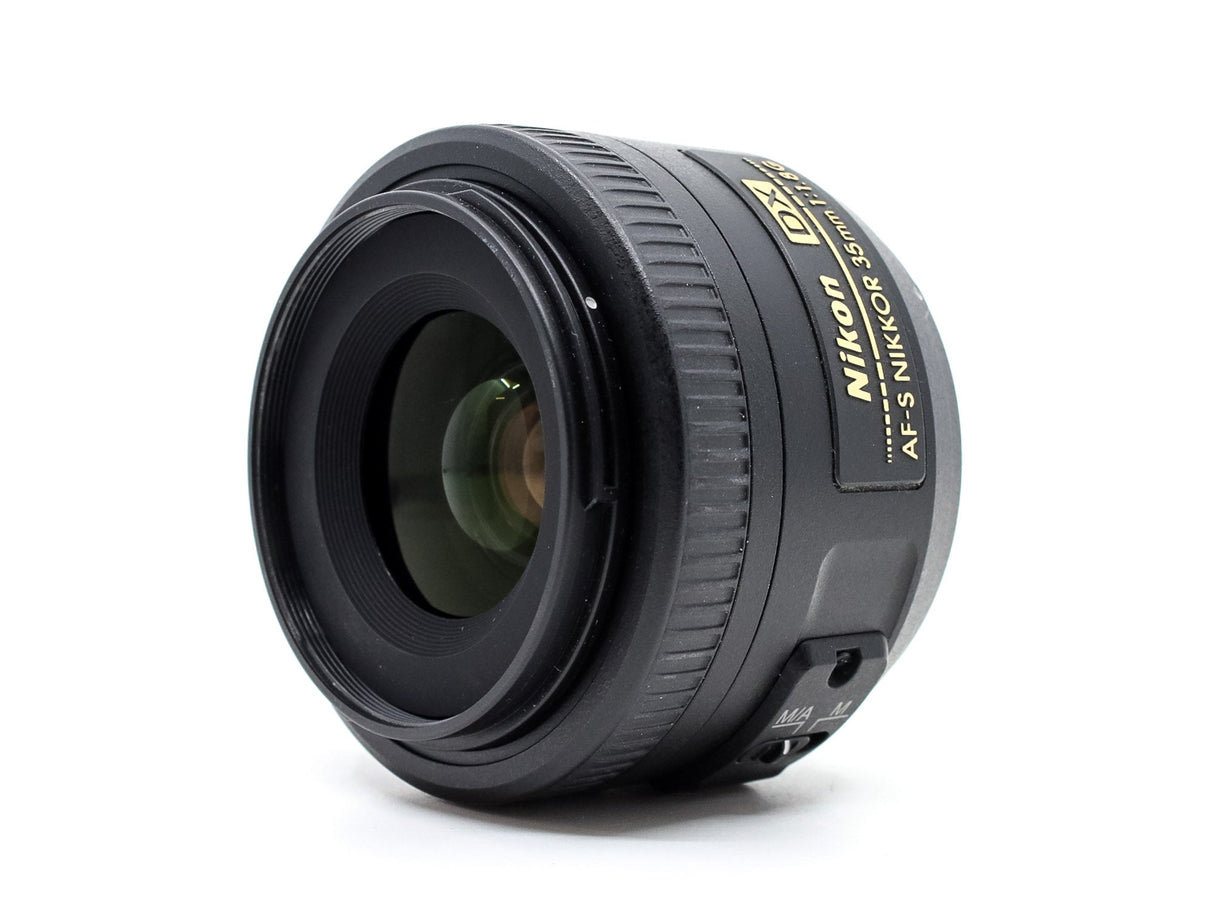 Nikon AF-S DX Nikkor 35mm f/1.8G - segunda mano - excelente estado - detalle 2 de 3 - SKU 3633520 - Camera Market