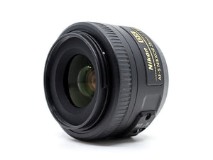 Nikon AF-S DX Nikkor 35mm f/1.8G - segunda mano - excelente estado - detalle 2 de 3 - SKU 3633520 - Camera Market