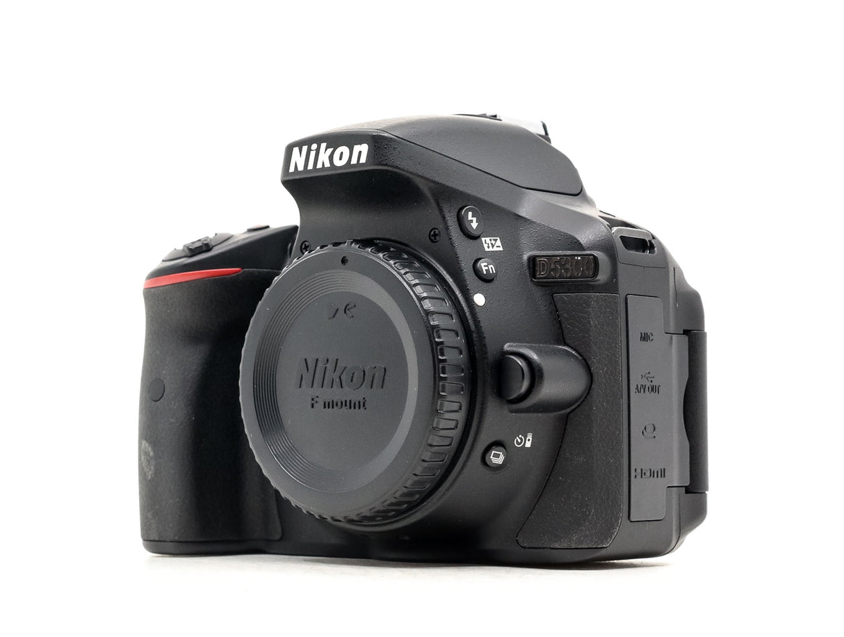 Nikon D5300 EXCELLENT
