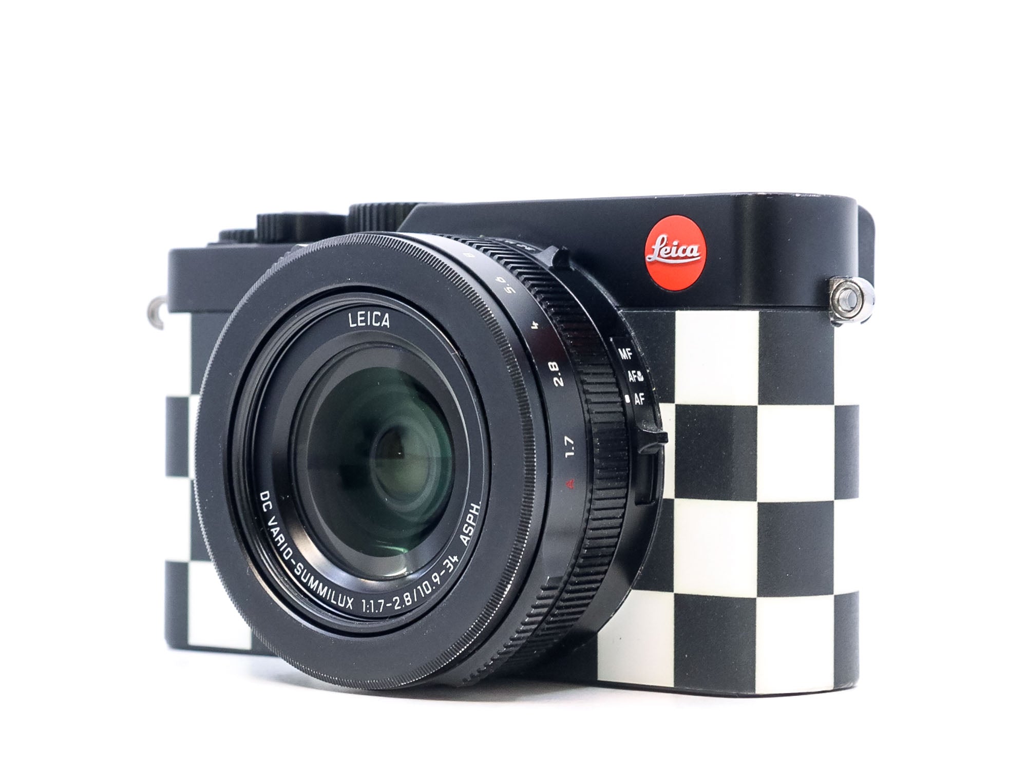 Discover the incredible features of the Leica D-LUX 7 Vans x Ray