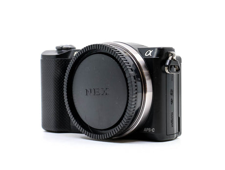 Sony Alpha A5000 - segunda mano - excelente estado - foto principal - SKU 3708790 - Camera Market