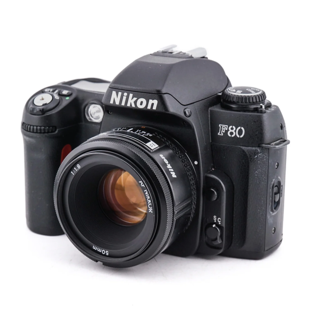 Nikon F80 + 50mm f1.8 AF Nikkor - 35mm SLR Premium Film Camera · imagen principal