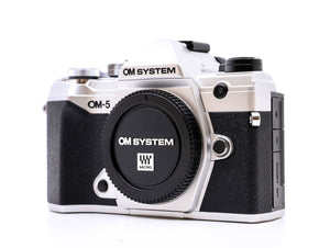OM SYSTEM OM-5 - segunda mano - excelente estado - foto principal - SKU 3798218 - Camera Market