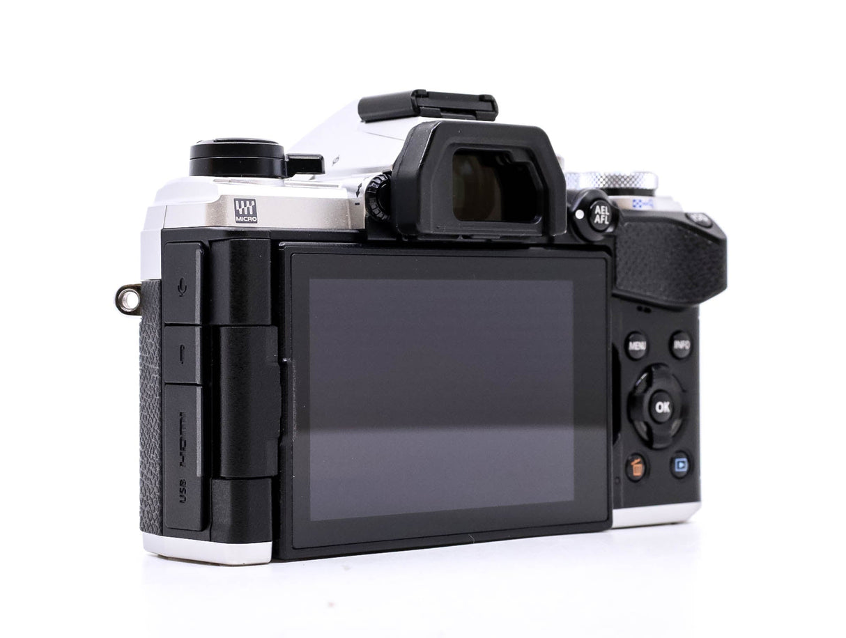 OM SYSTEM OM-5 - segunda mano - excelente estado - detalle 4 de 4 - SKU 3798218 - Camera Market