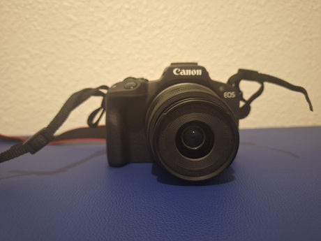 CanonEOS R50 RF-S 18-45mm F4.5-6.3 IS STM KIT83bfd313-8eb3-4927-bf9e-4b56963e3958