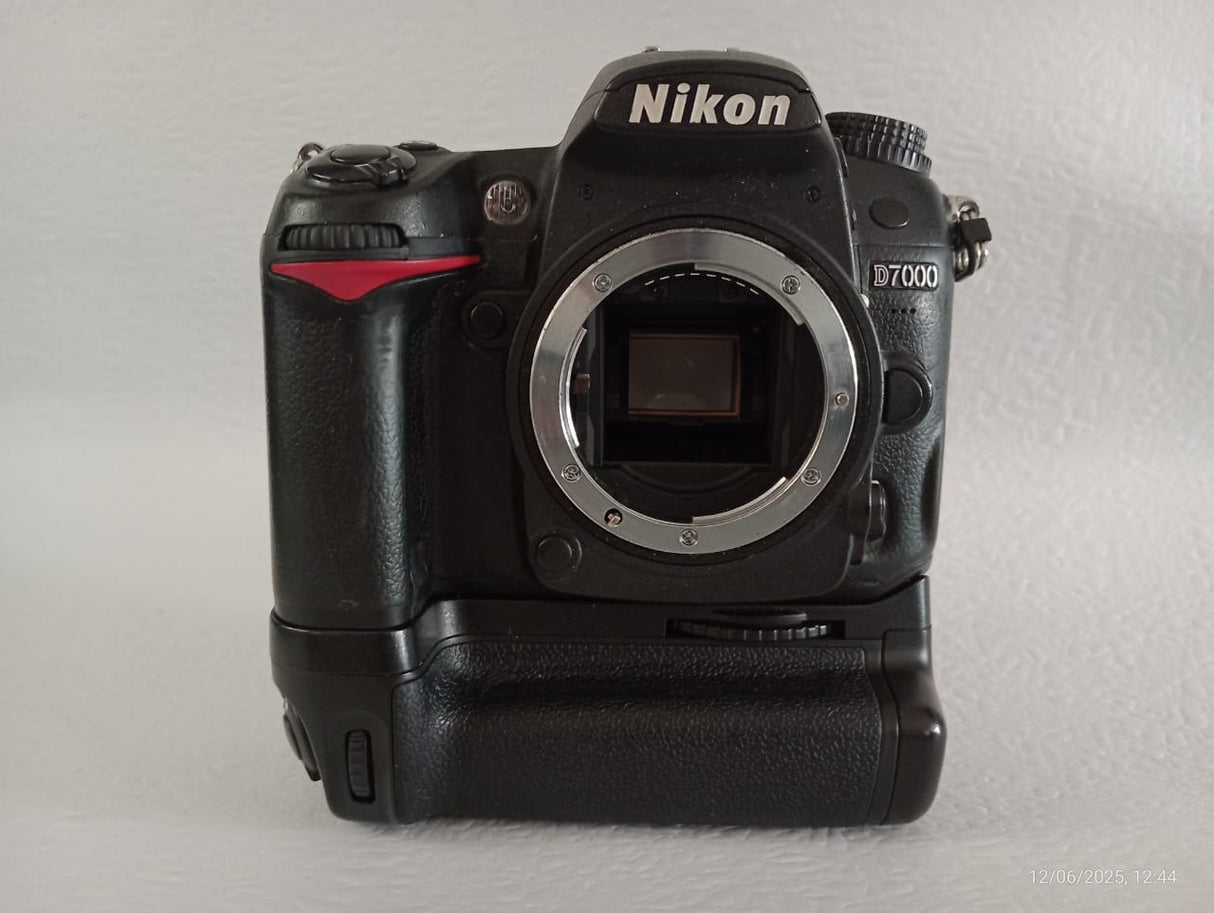 NIKON D700084433d87-1bde-40d1-ab67-01293933d9cd