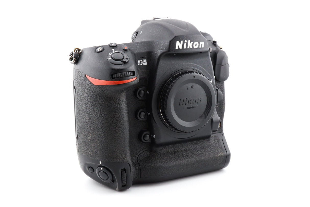 Nikon D5 + MH-26a Cargador de Batería - Cámara Digital Reacondicionada (Negro)