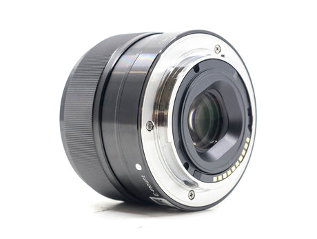 Sony E 35mm f/1.8 OSS - segunda mano - excelente estado - detalle 8 de 8 - SKU 3703100 - Camera Market
