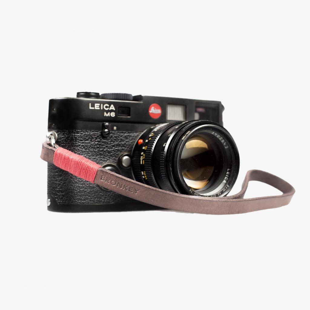 Tokyo #202 - Brown & Red leather camera strap · imagen principal