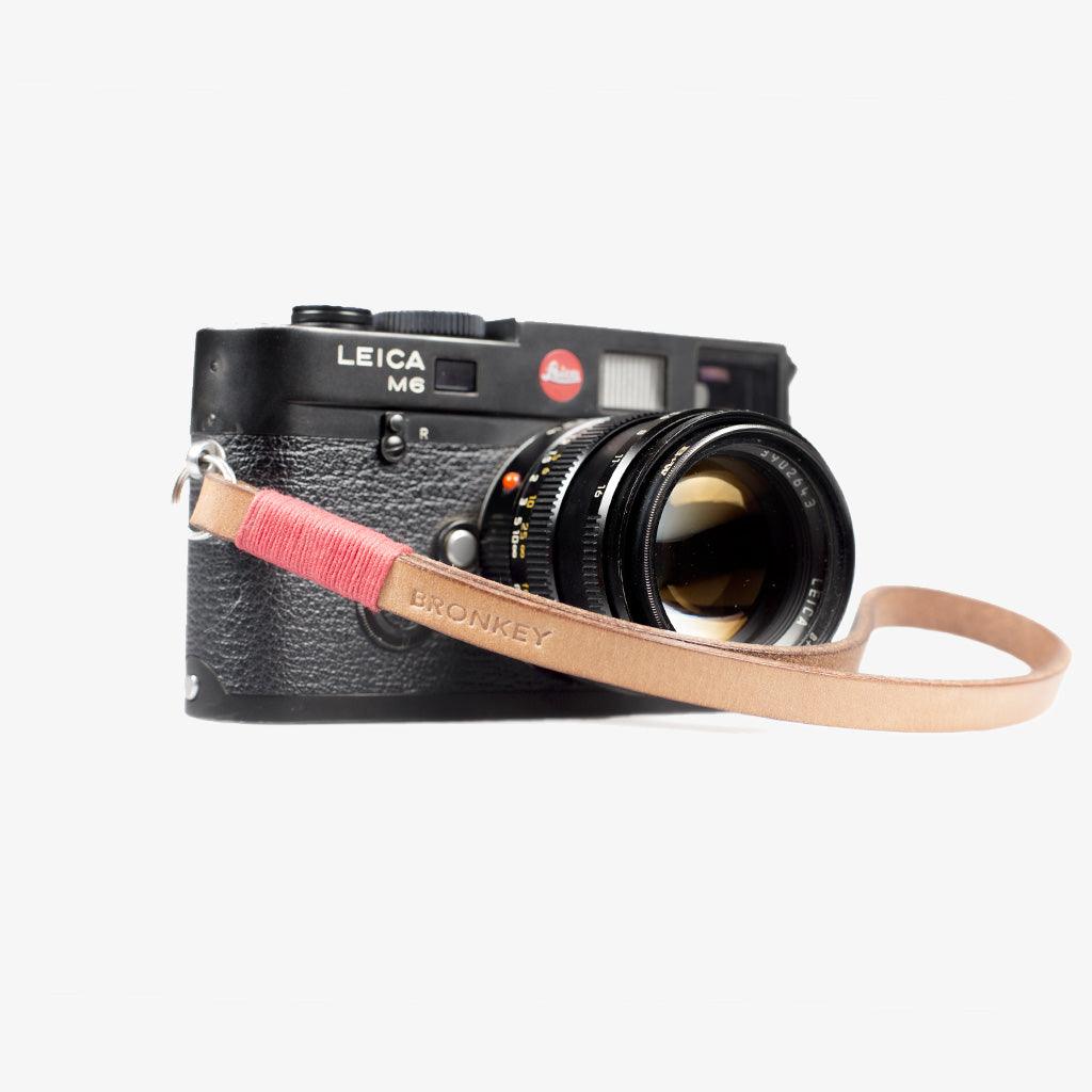 Tokyo #203 - Tanned & Red leather camera strap · imagen principal