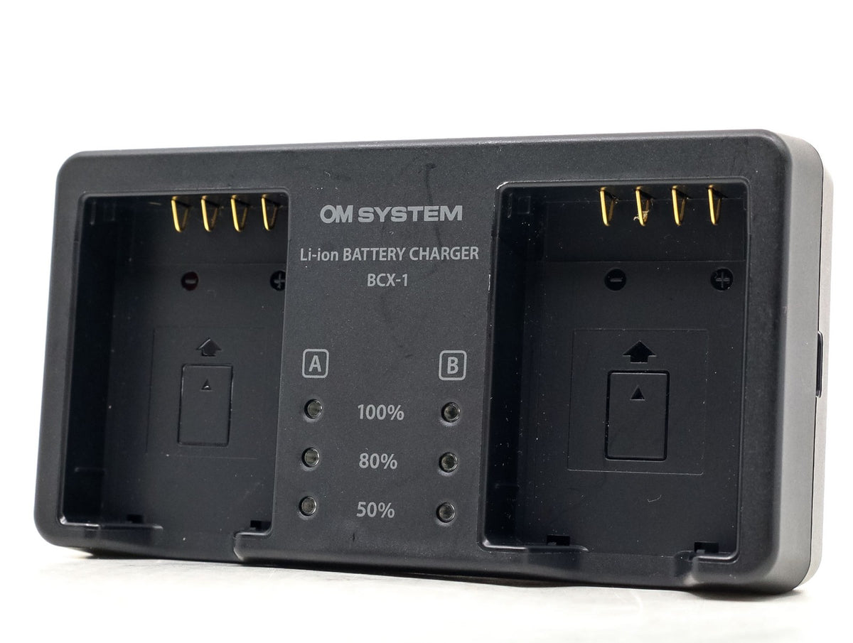 OM SYSTEM BCX-1 Charger · imagen principal