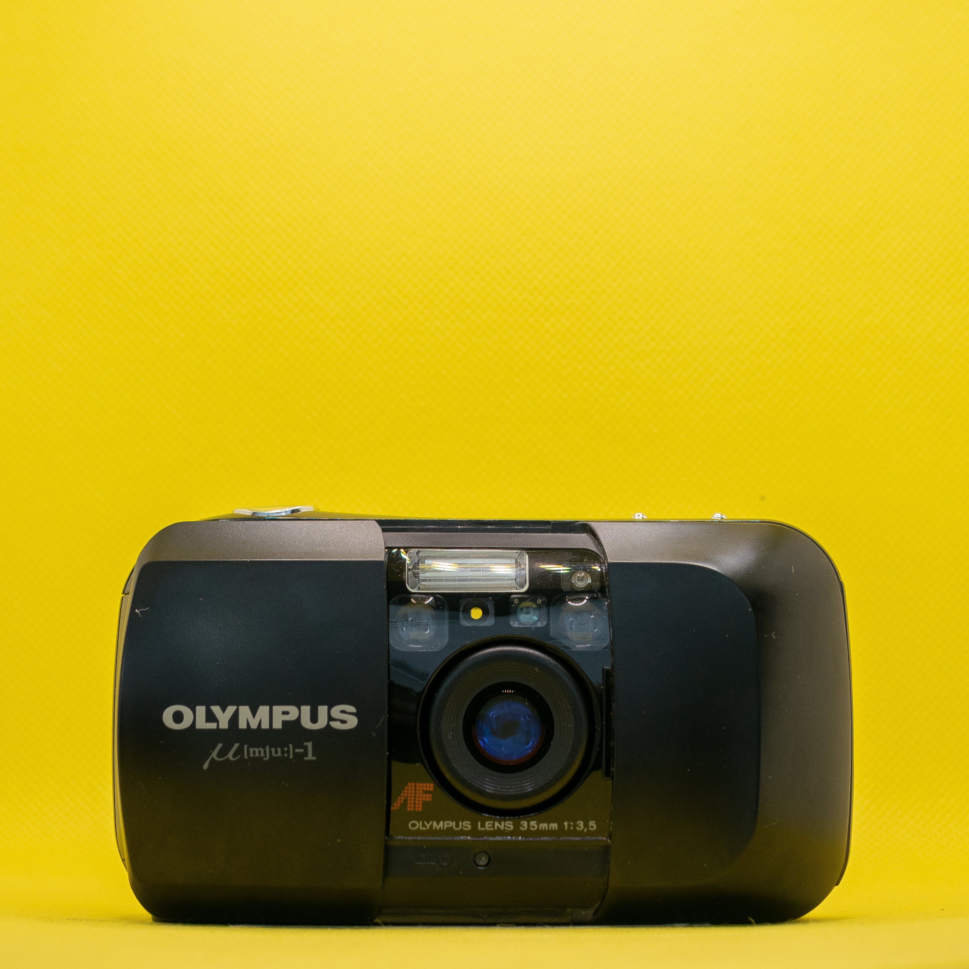 Olympus MJU I - Classic 35mm Compact Film Camera: Guía y Reseña