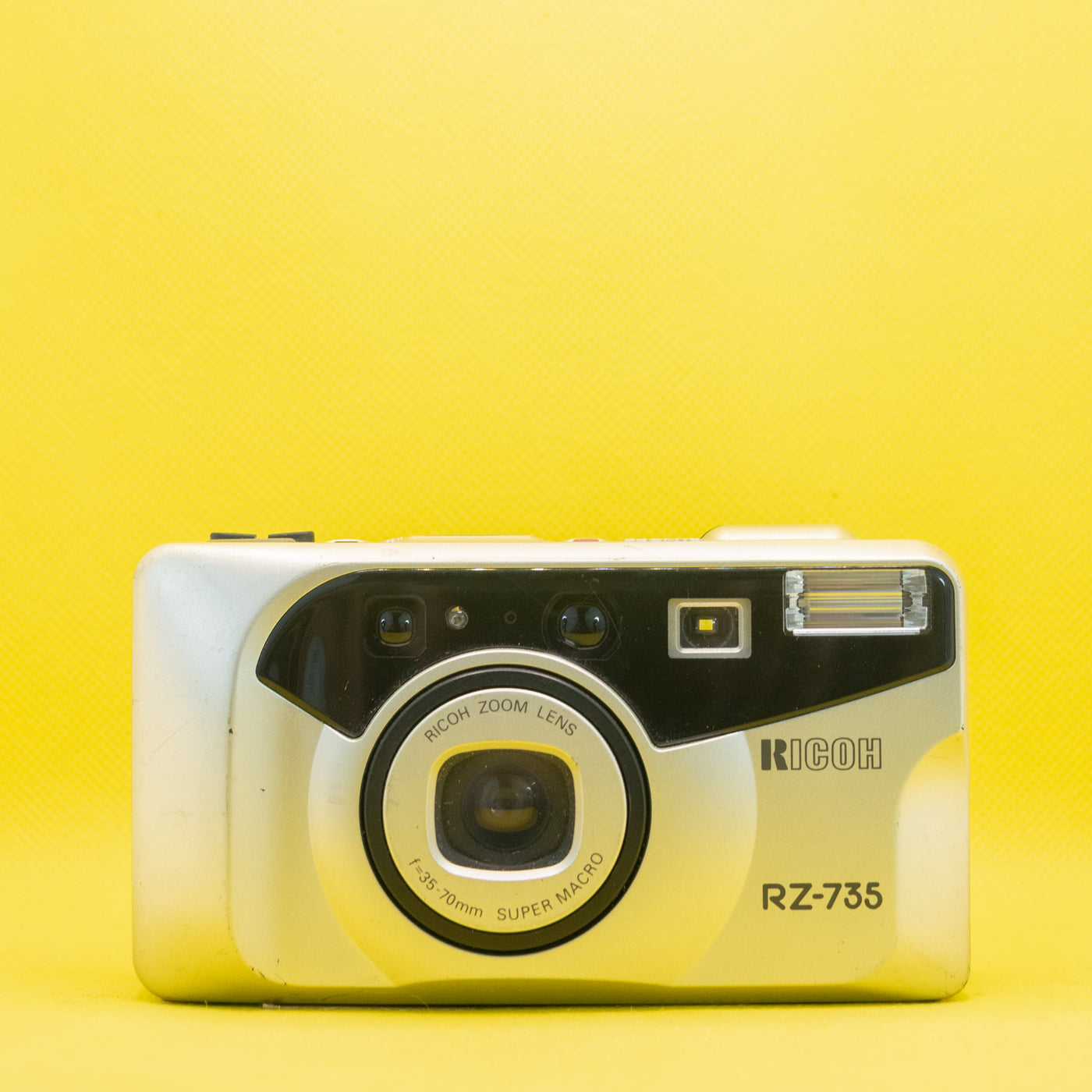 Ricoh RZ-735 - 35mm Compact Film Camera · imagen principal