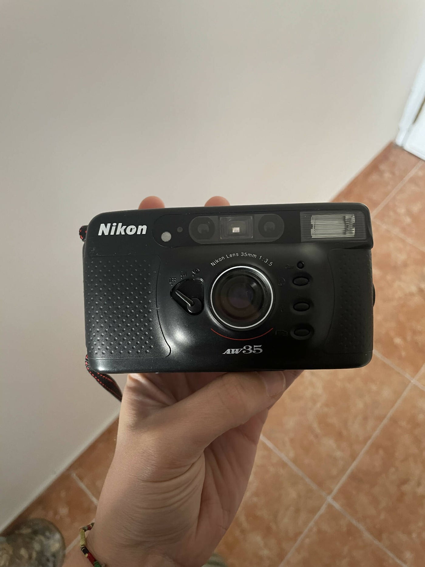 Nikon AW35  · main image